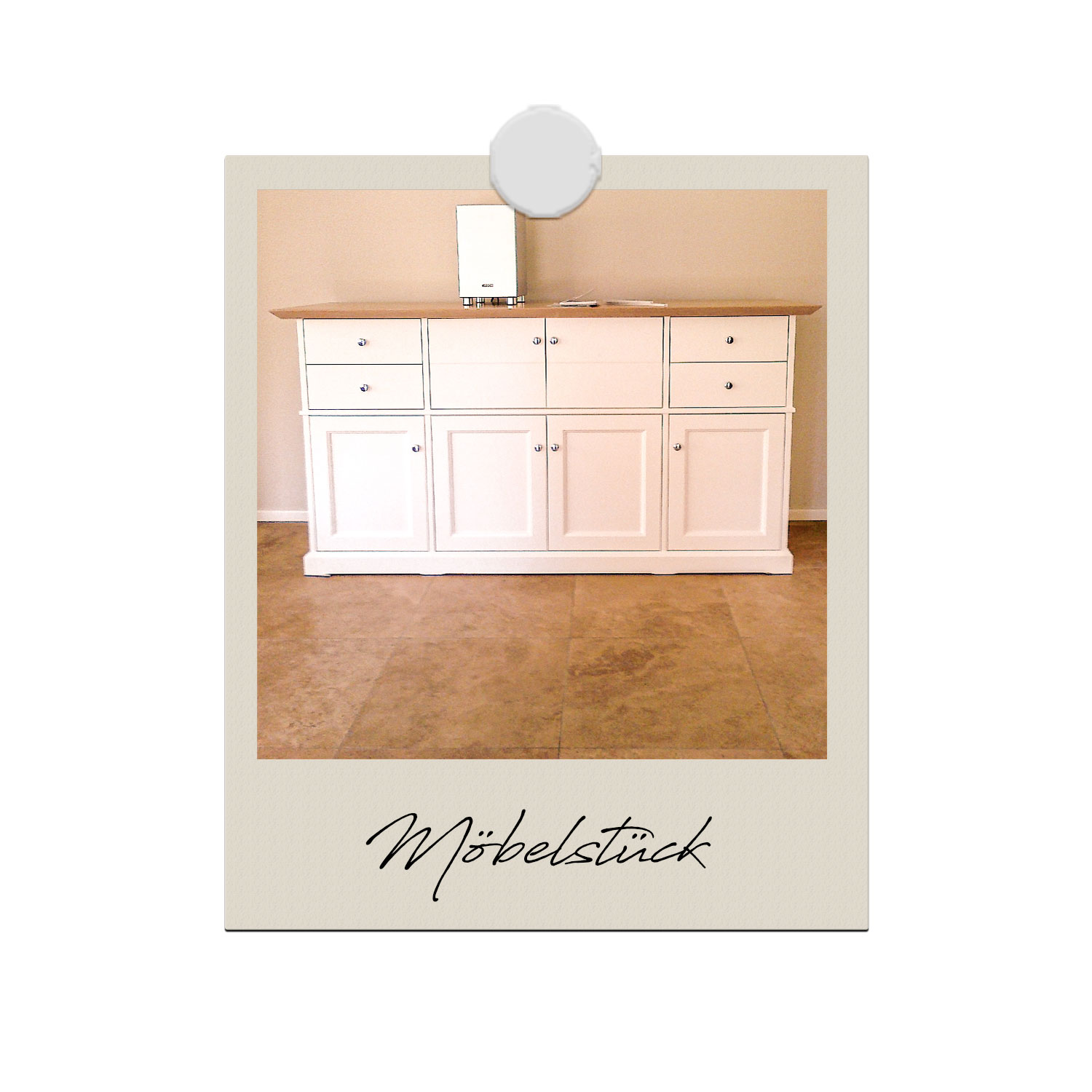 Sideboard aus weiß lackiertem Holz mit Holz-Deckplatte